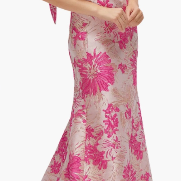 Alfred Sung One-Shoulder Pink Metallic Floral Jacquard Trumpet Gown - Picture 3 of 5